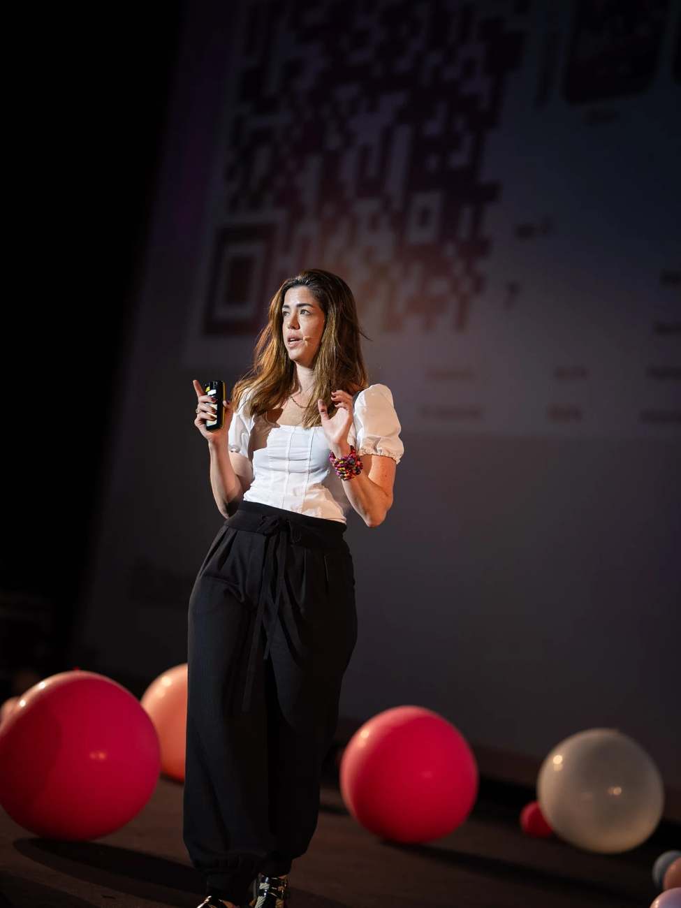 Woman Rock · 2025 · keynote de IA ante 600 mujeres